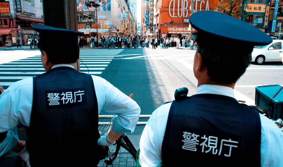 Do Japanese Police Carry Guns? Photo of two police officers in Tokyo