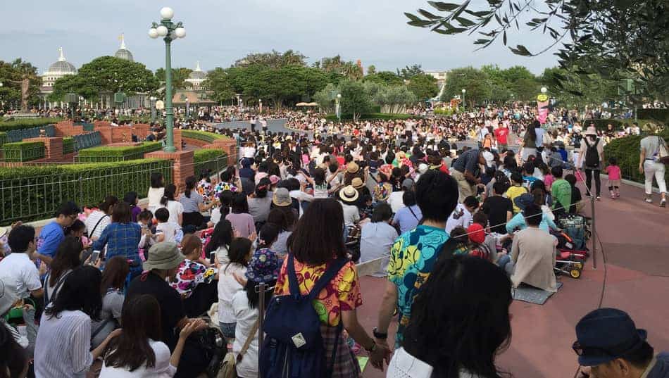 Big crowds at Tokyo Disneyland